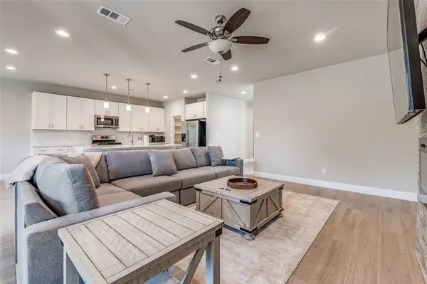 1415 Diceman Avenue, Dallas, TX 75203