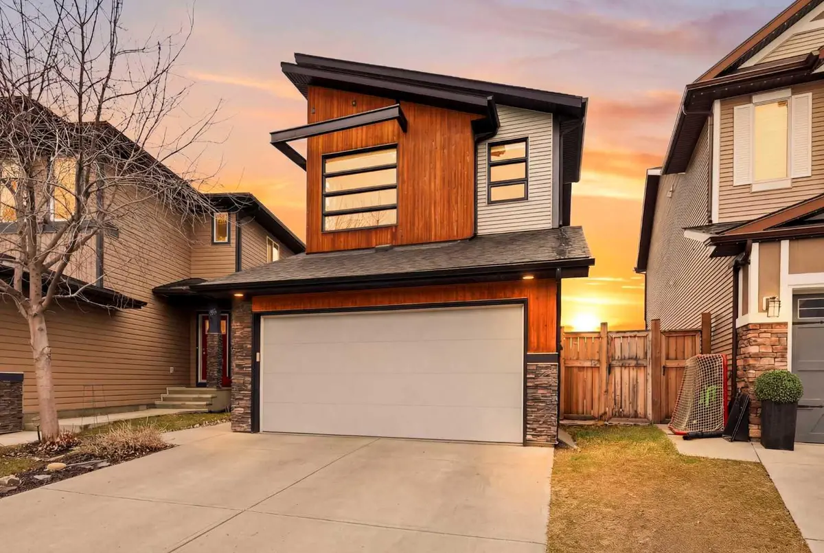 62 Walden CT SE, Calgary, AB T2X 0N8