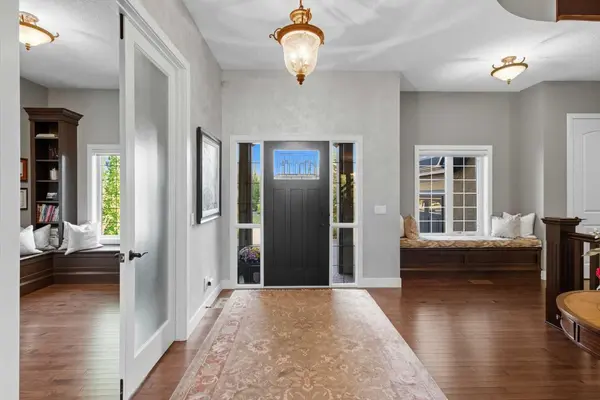 41 Evergreen MT SW, Calgary, AB T2Y 0K1