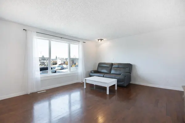 84 Big Springs HL SE, Airdrie, AB T4A 1L3