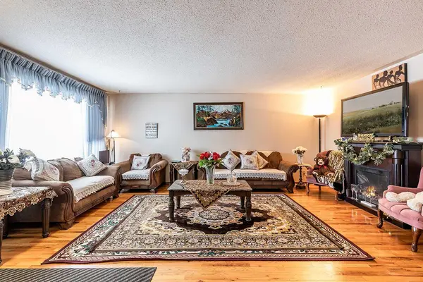 88 Clelland CRES SE, Medicine Hat, AB T1B 1M9