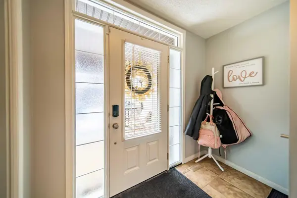 322 Windridge VW SW, Airdrie, AB T4B 3R9