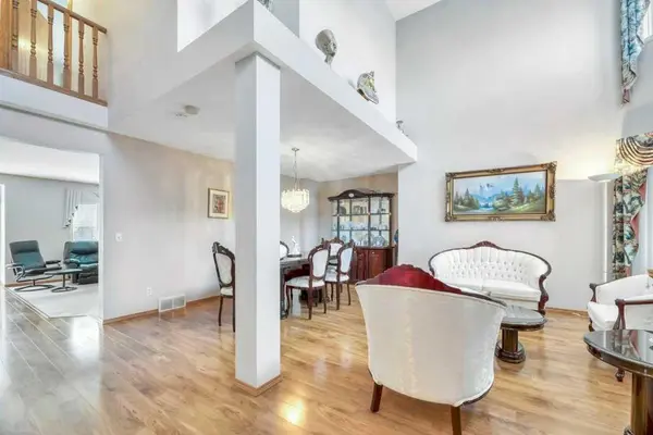 52 Country Hills GN NW, Calgary, AB T3K 4Y4