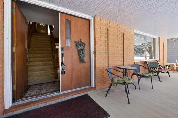 3127 Underhill DR NW, Calgary, AB T2N 4E4