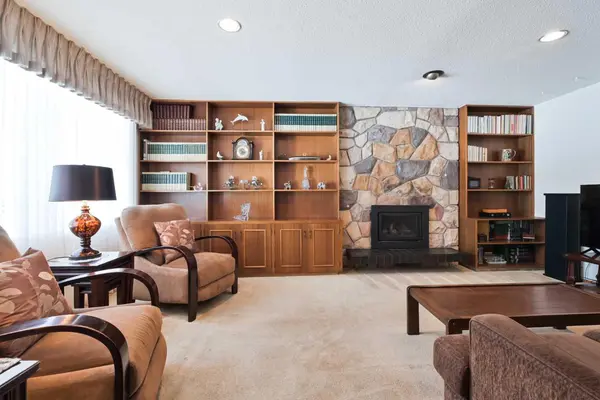 3127 Underhill DR NW, Calgary, AB T2N 4E4