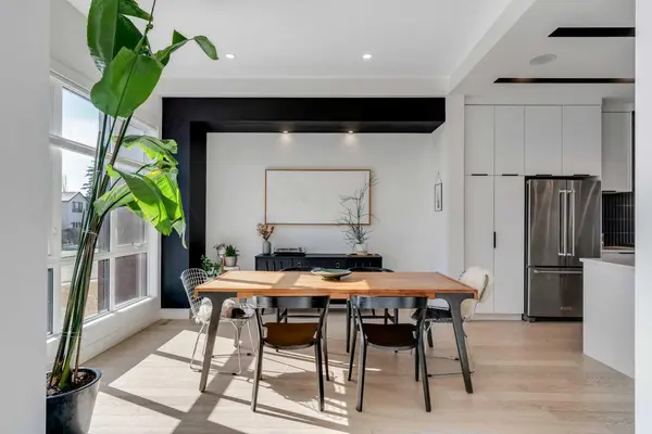 2839 35 ST SW, Calgary, AB T3E 2Y7