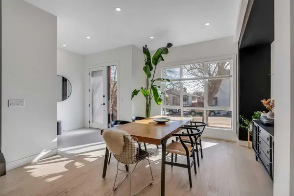 2839 35 ST SW, Calgary, AB T3E 2Y7