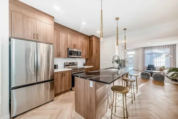 285 Cobblestone Gate, Airdrie, AB T4B 5W3