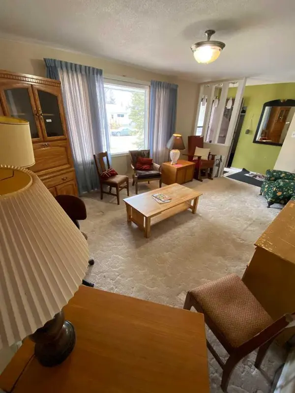 4709 46 ST, Camrose, AB T4V1G5