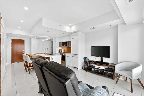 1020 9 AVE SE #607, Calgary, AB T2G 0S7