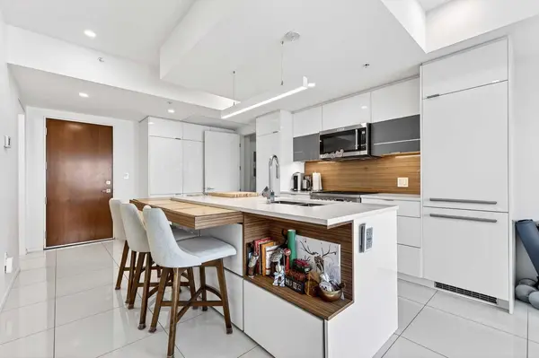 1020 9 AVE SE #607, Calgary, AB T2G 0S7