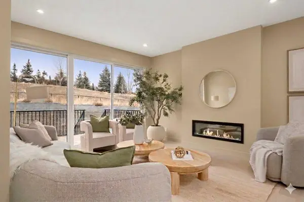 152 Crimson Ridge PL, Calgary, AB T3L 0K4