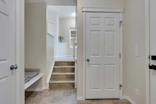 190 Covecreek PL NE, Calgary, AB T3K 0L3