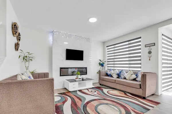 312 Edith PL NW, Calgary, AB T3R 2E1