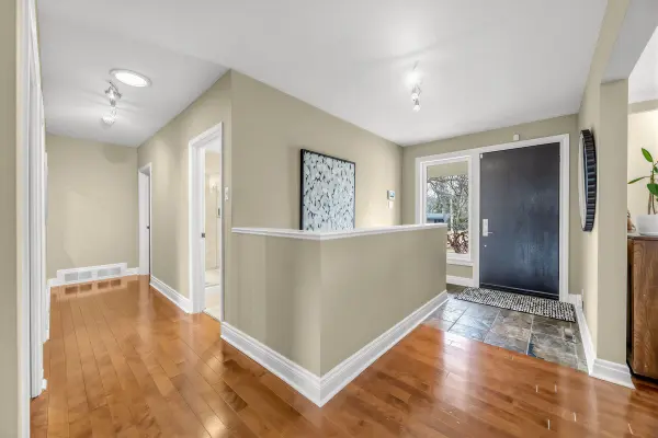 1561 Pinetree CRES, Mississauga, ON L5G 2S9