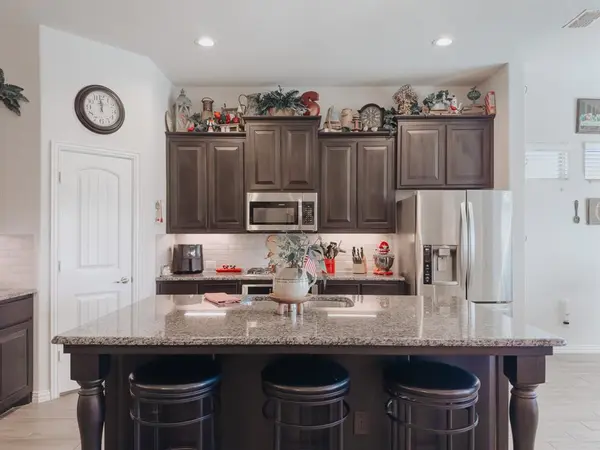 3030 Burgundy Lane, Midlothian, TX 76065