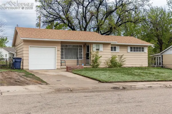 1804 Lark Bunting LN, Pueblo, CO 81001