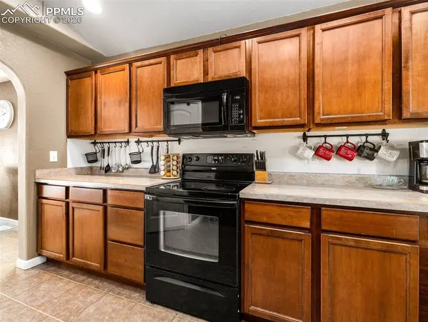 1140 W Shenandoah DR, Pueblo, CO 81007