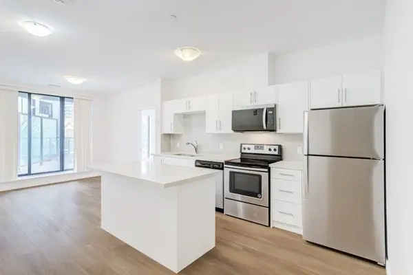 690 King ST #218, Kitchener, ON N2H 5L8