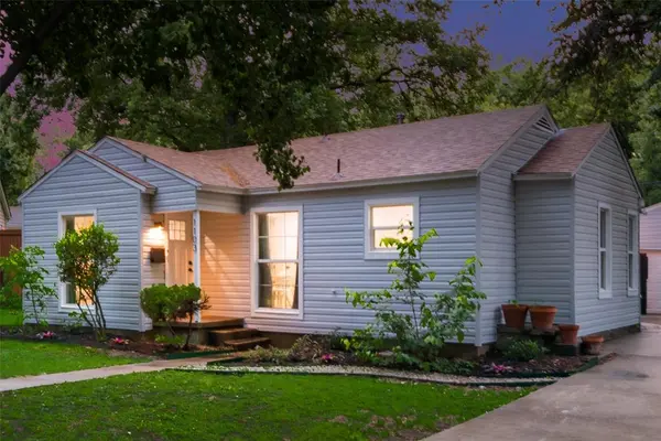 1103 W Russell Avenue, Carrollton, TX 75006