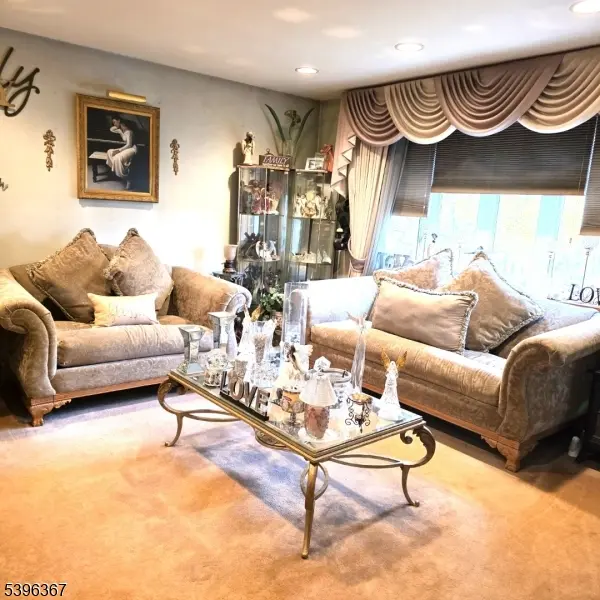 5 Cecilia Pl, Fanwood Boro, NJ 07023