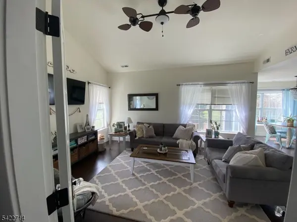 409 Hunt Dr, Holland Twp., NJ 08848