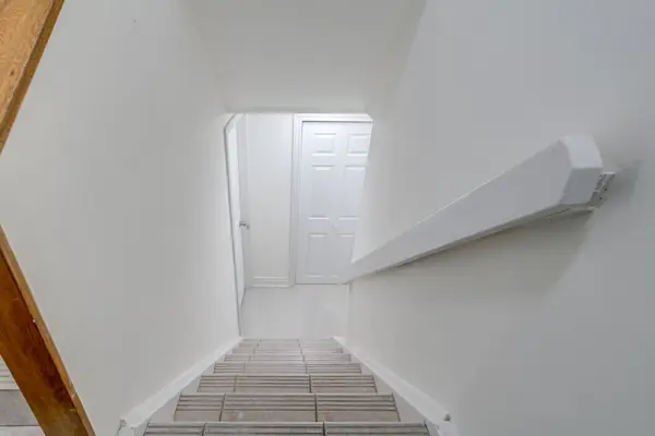 62 clark AVE #B, Markham, ON L3T 1S5