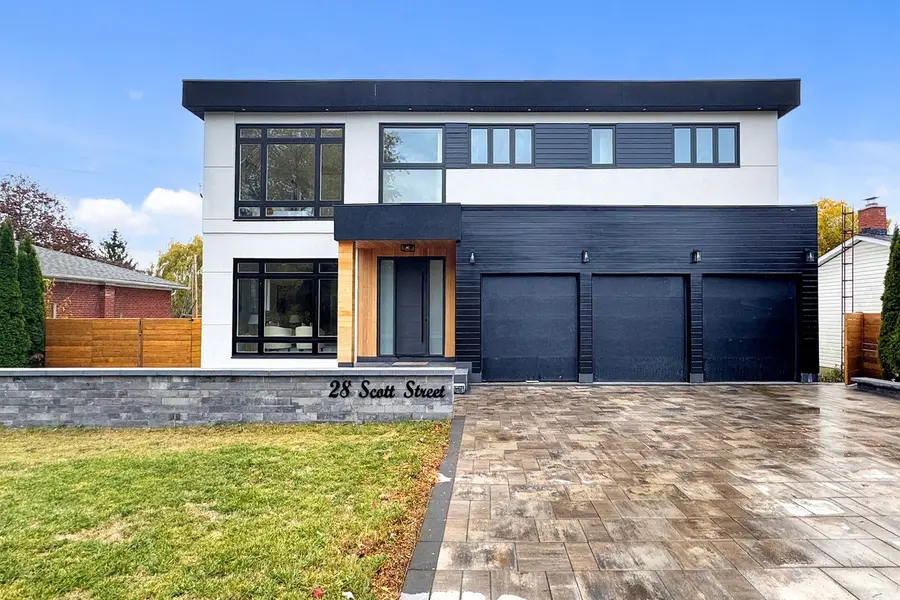 28 Scott ST, Whitby, ON L1N 3L1