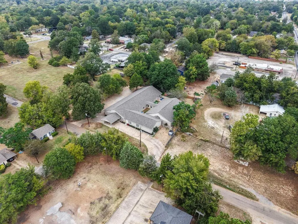 1905 E Price Street, Paris, TX 75460