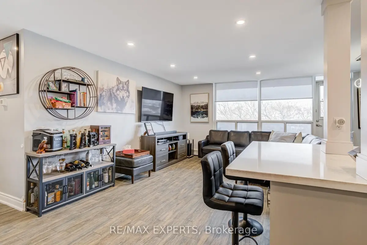 3390 Weston RD #406, Toronto W05, ON M9M 2X3