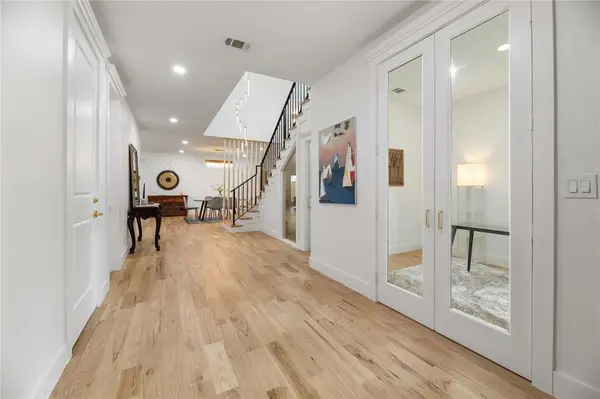 4726 Hopkins Avenue, Dallas, TX 75209