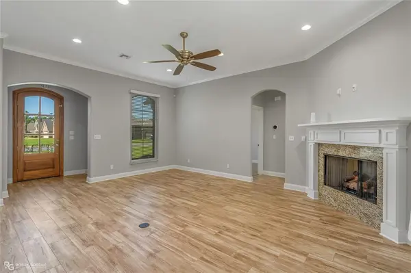 352 Wood Springs, Haughton, LA 71037