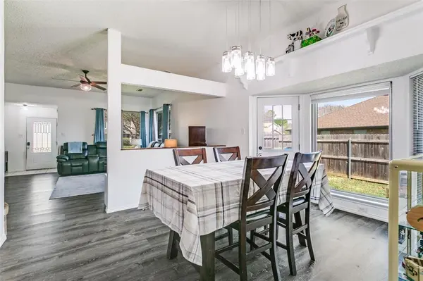 1409 Briarcrest Drive, Grapevine, TX 76051