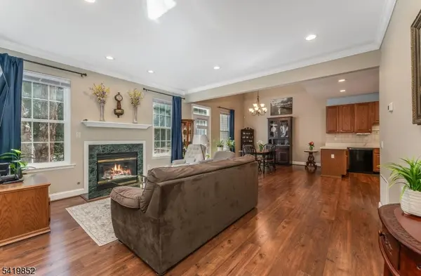 3 Indian Plantation Street, Raritan Twp., NJ 08822