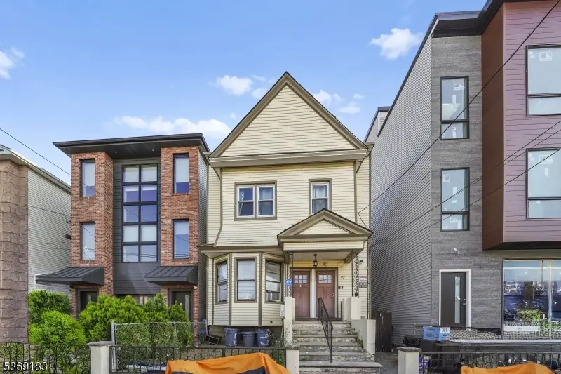 97 Thorne St, Jersey City, NJ 07307