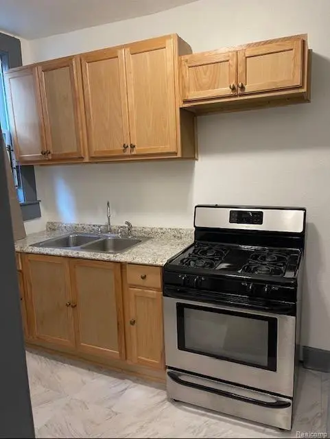 2915 GLENDALE ST, Detroit, MI 48238