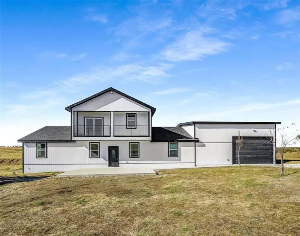 1061 Zmolek Road, Ennis, TX 75119