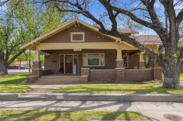 1700 Austin Avenue, Brownwood, TX 76801