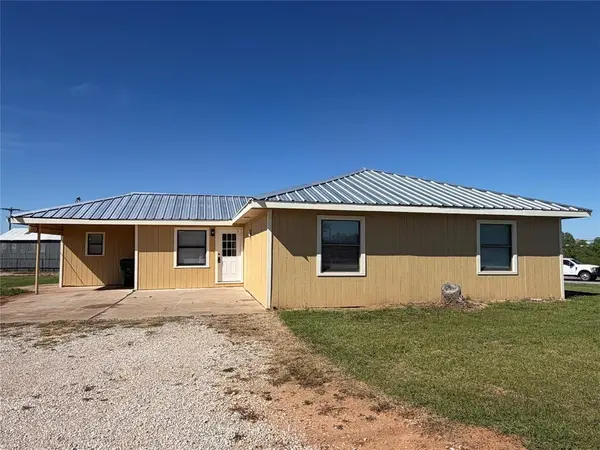 1346 Polk Rd, Bowie, TX 76230