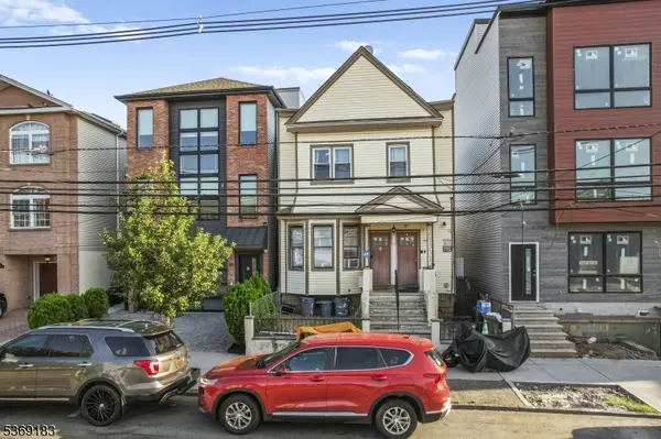 97 Thorne St, Jersey City, NJ 07307