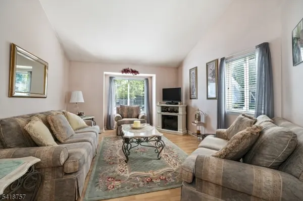 10 Wind Meadow Trl, Hardyston Twp., NJ 07419