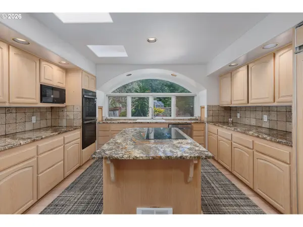 626 N BAYVIEW LOOP, Waldport, OR 97394