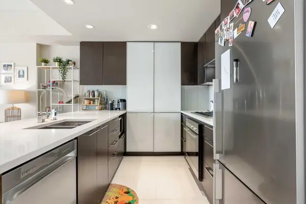 1111 10 ST SW #1605, Calgary, AB T2R 1E3