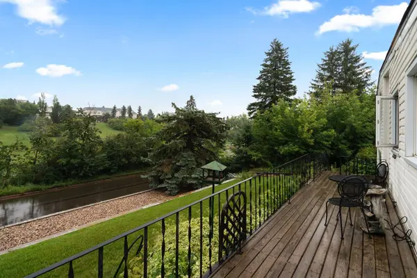 4612 51A ST, Camrose, AB T4V 1T3