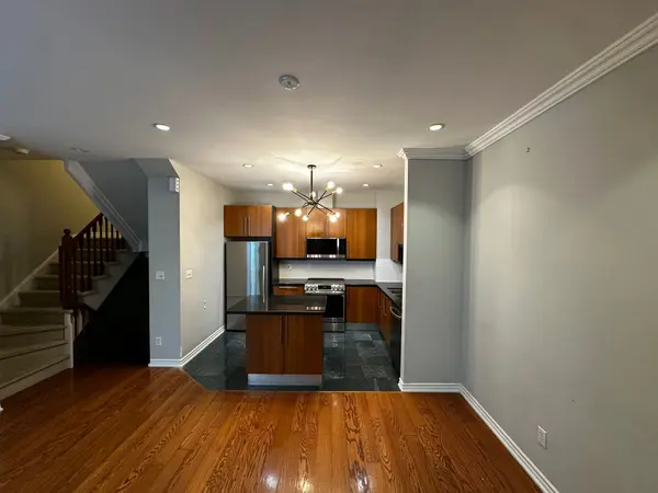 11 Everson DR #204, Toronto C14, ON M2N 7B9