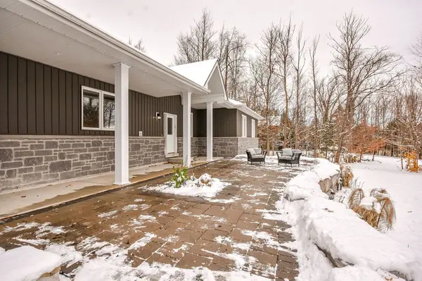 8 Merrington AVE, Oro-medonte, ON L3V 6H2