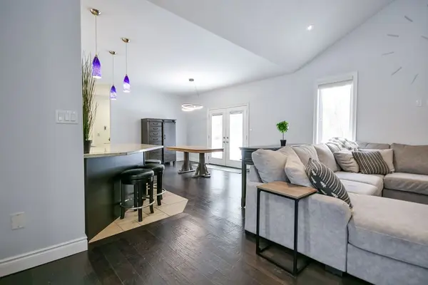 8 Merrington AVE, Oro-medonte, ON L3V 6H2