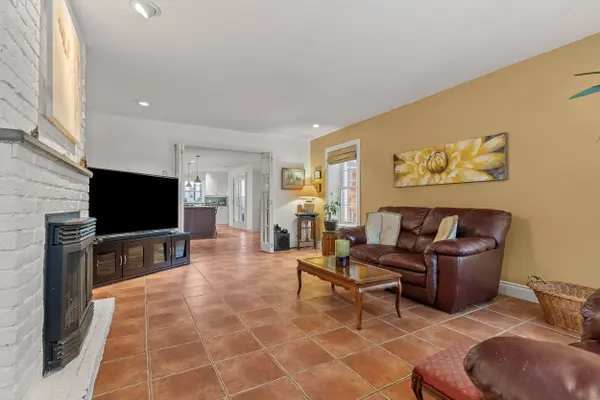 20306 Lochiel ST W, North Glengarry, ON K0C 1A0