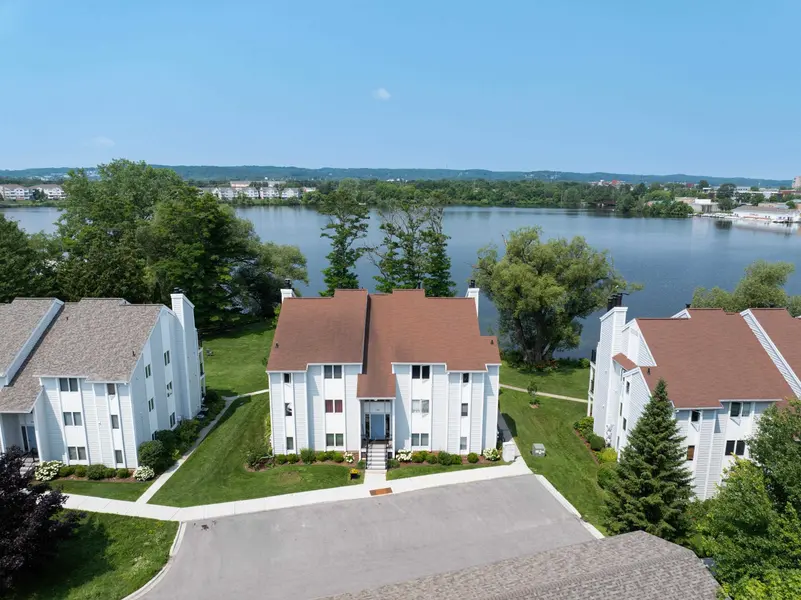 730 Centre PL, Traverse City, MI 49684