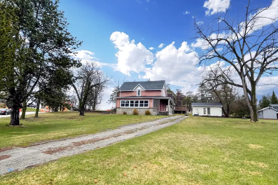 10 Walker ST, Brockton, ON N0G 2V0